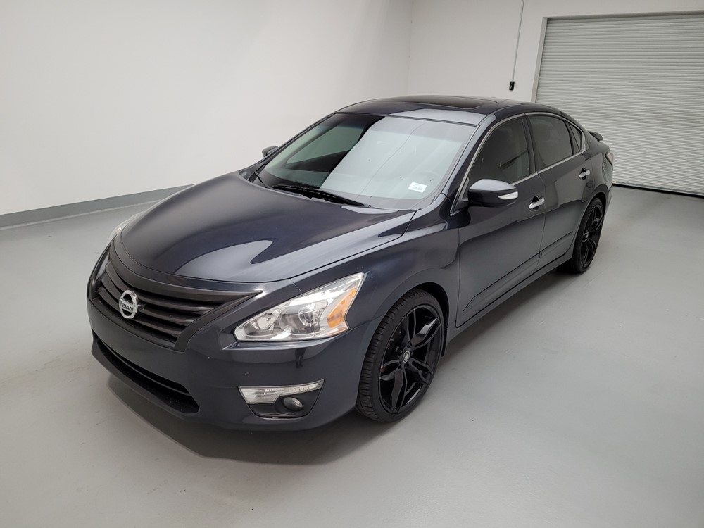 Used 2015 Nissan Altima Driver Front Bumper
