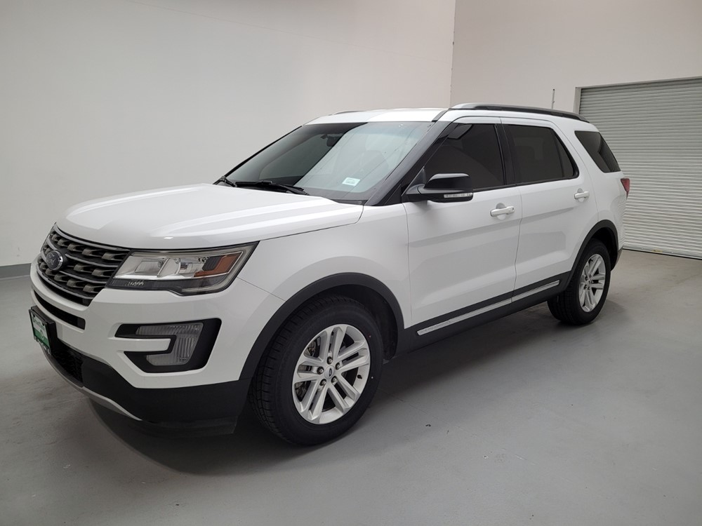 Used 2017 Ford Explorer Driver Front Bumper