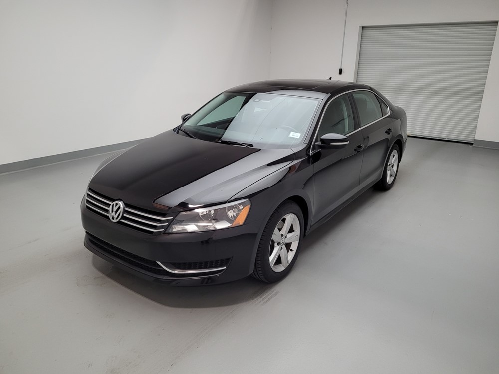 Used 2013 Volkswagen Passat Driver Front Bumper