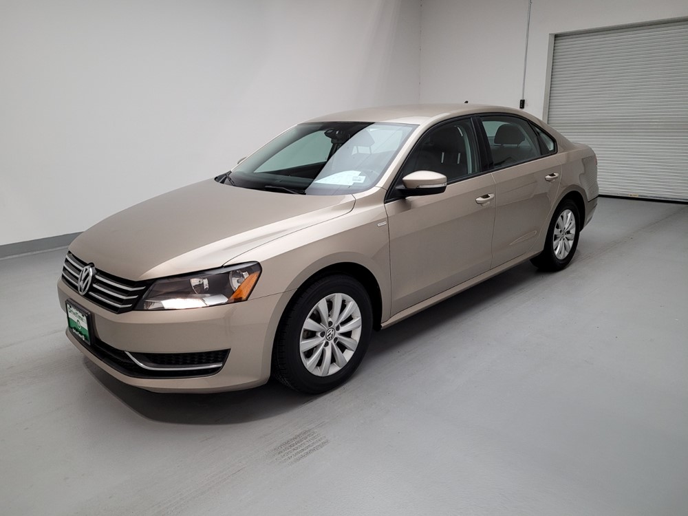 Used 2015 Volkswagen Passat Driver Front Bumper