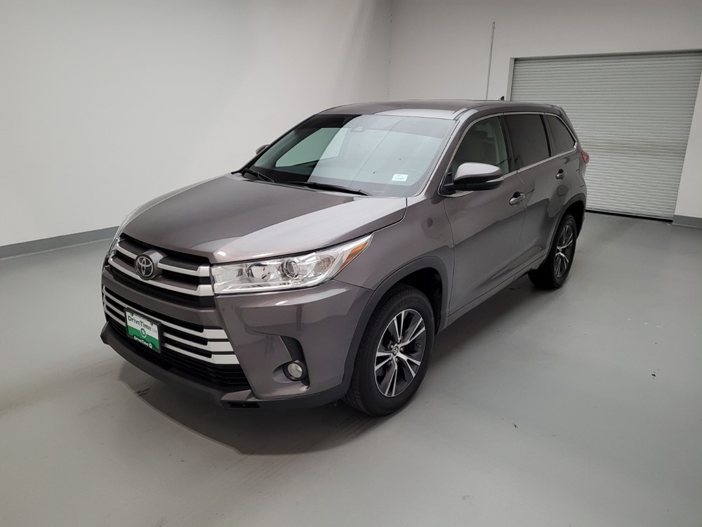 Used 2018 Toyota Highlander Driver Front Bumper
