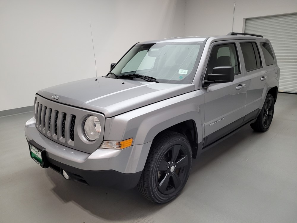Used 2017 Jeep Patriot Driver Front Bumper