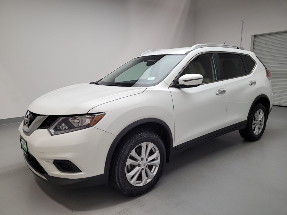 Used 2016 Nissan Rogue Driver Front Bumper