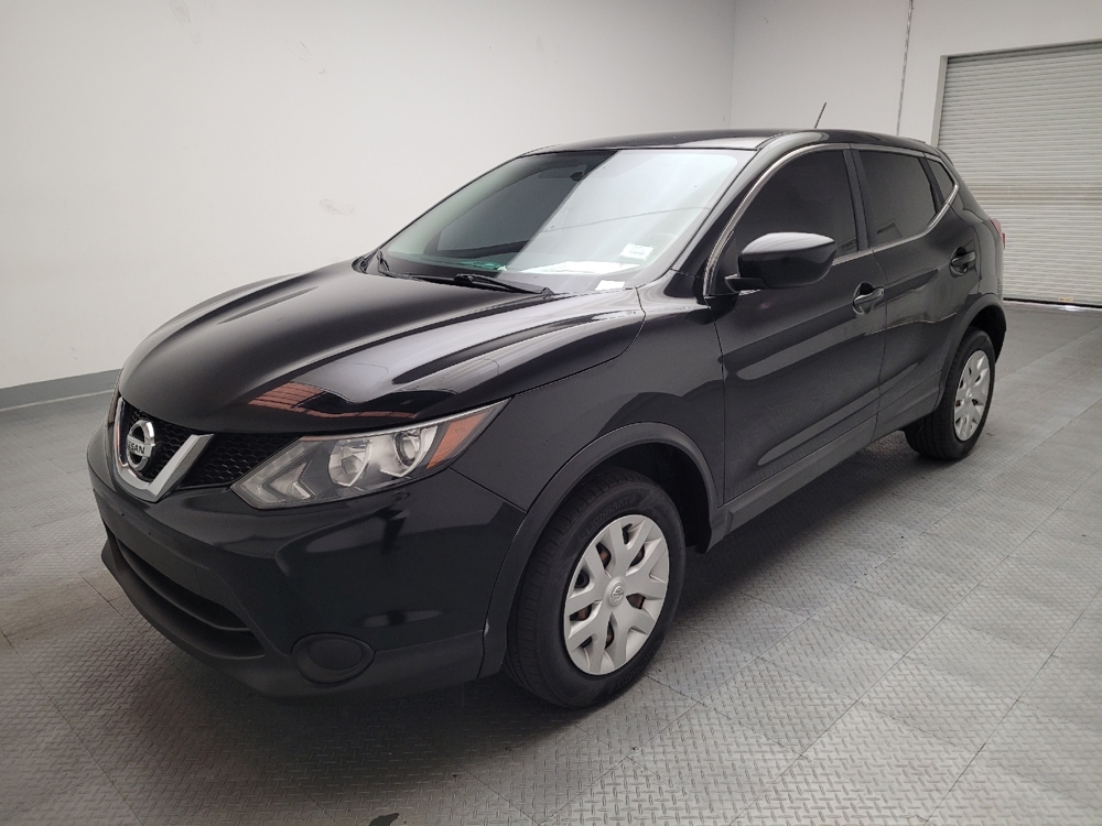 2017 Nissan Rogue Sport S's photo