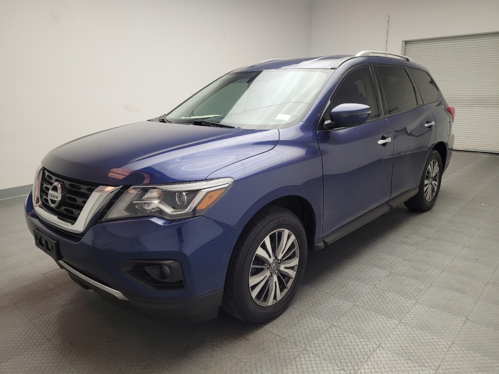 2019 Nissan Pathfinder SV's photo