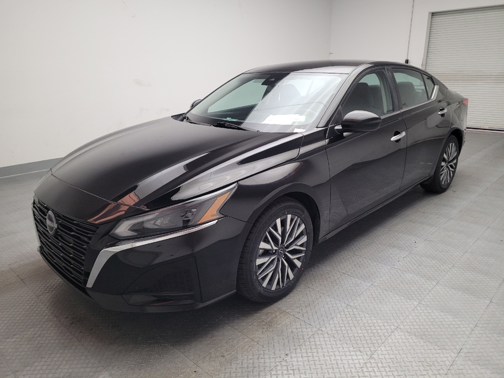 2023 Nissan Altima SV's photo