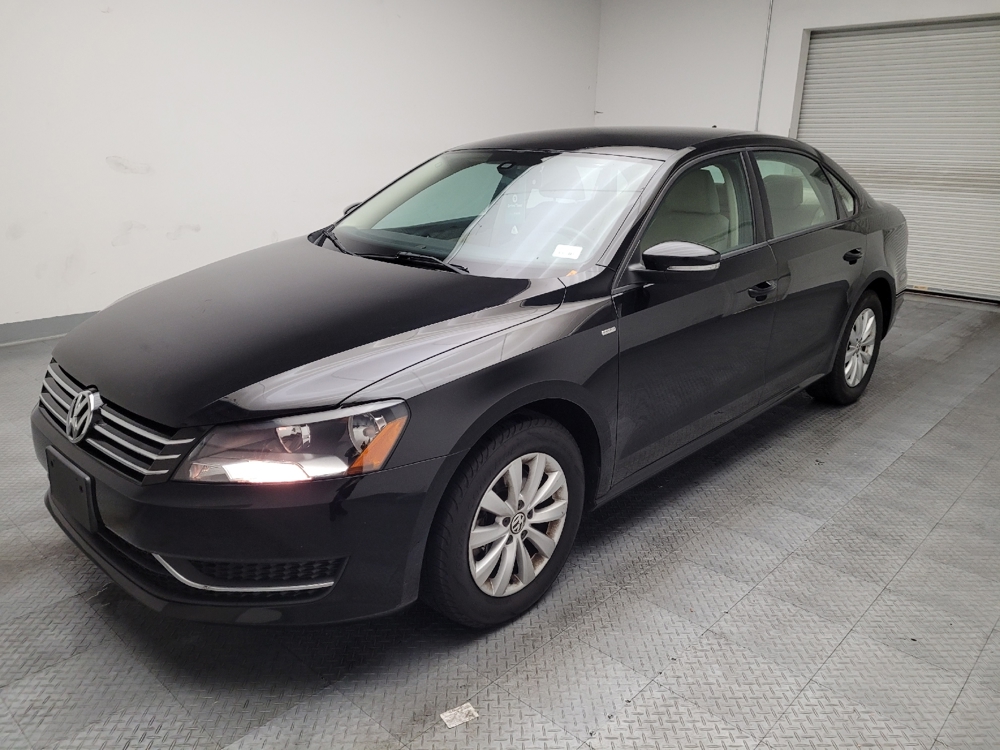 2014 Volkswagen Passat S's photo
