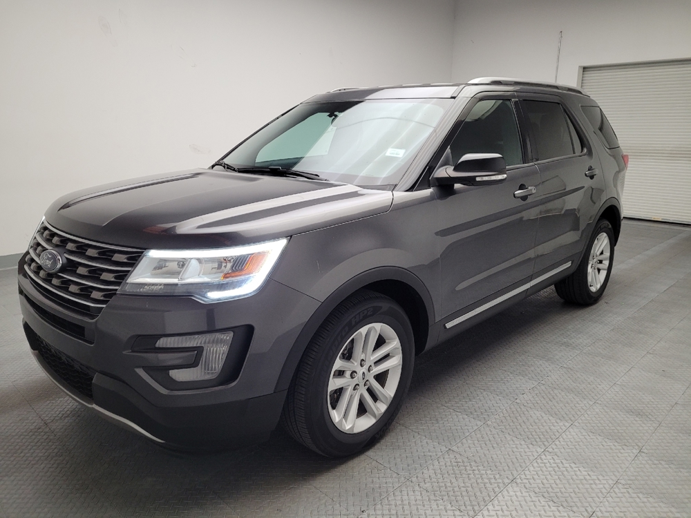 2017 Ford Explorer XLT's photo