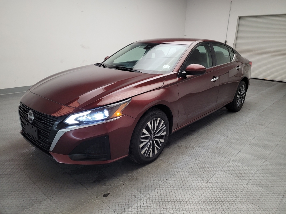 2023 Nissan Altima SV's photo