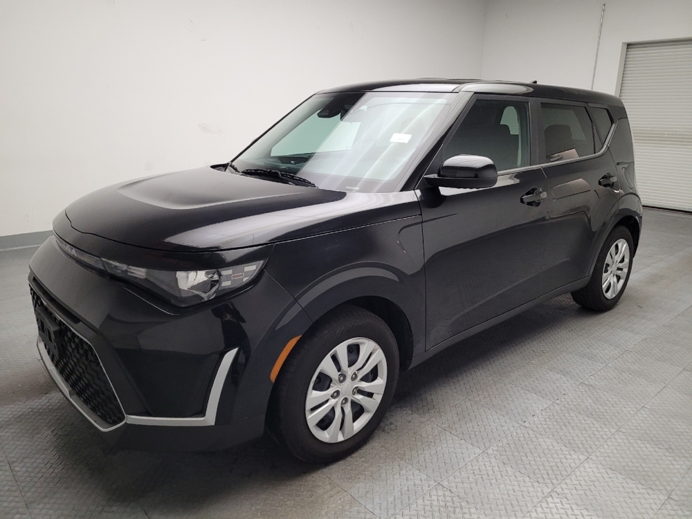 2023 Kia Soul LX's photo