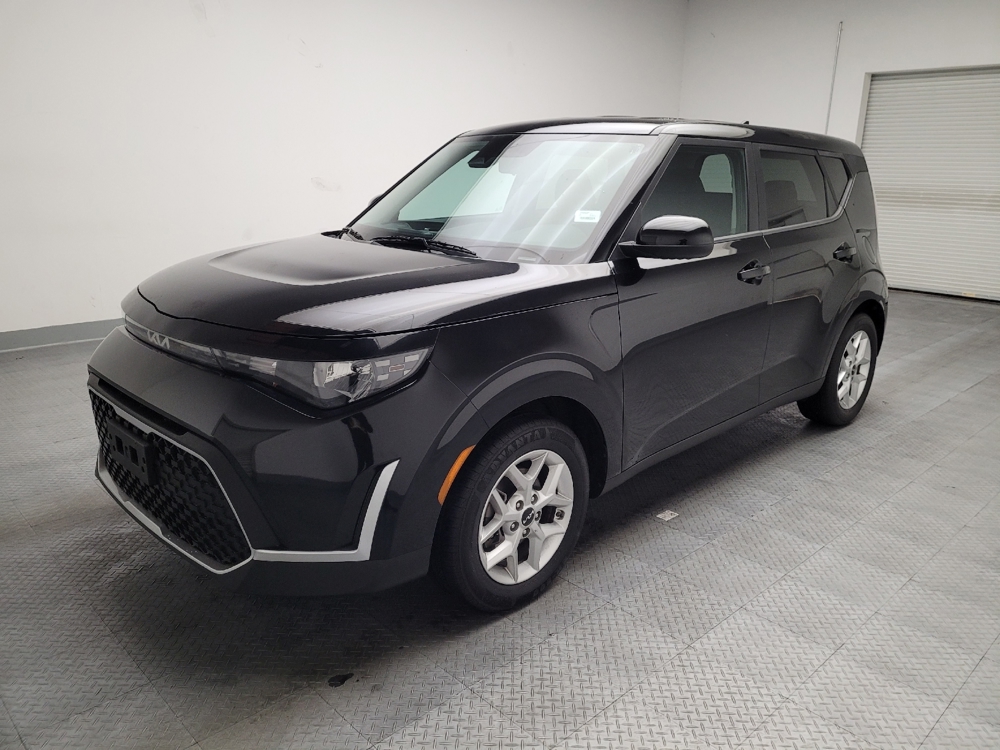 2023 Kia Soul LX's photo