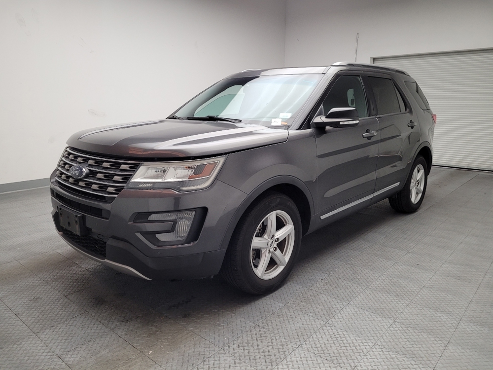2016 Ford Explorer XLT's photo