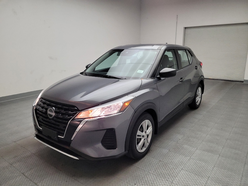 2022 Nissan Kicks S's photo