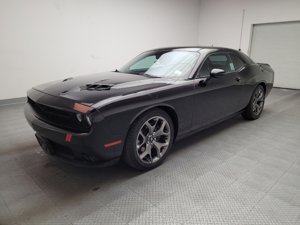 2015 Dodge Challenger SXT's photo