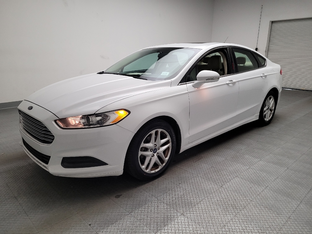 2016 Ford Fusion SE's photo