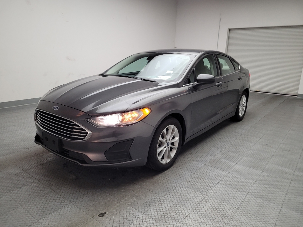 2019 Ford Fusion SE's photo