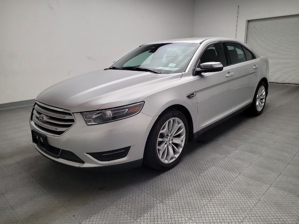 2016 Ford Taurus Limited's photo