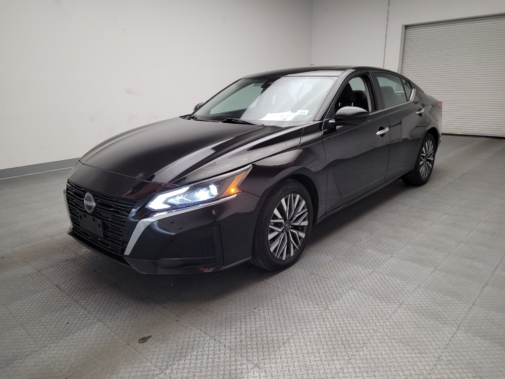 2023 Nissan Altima SV's photo