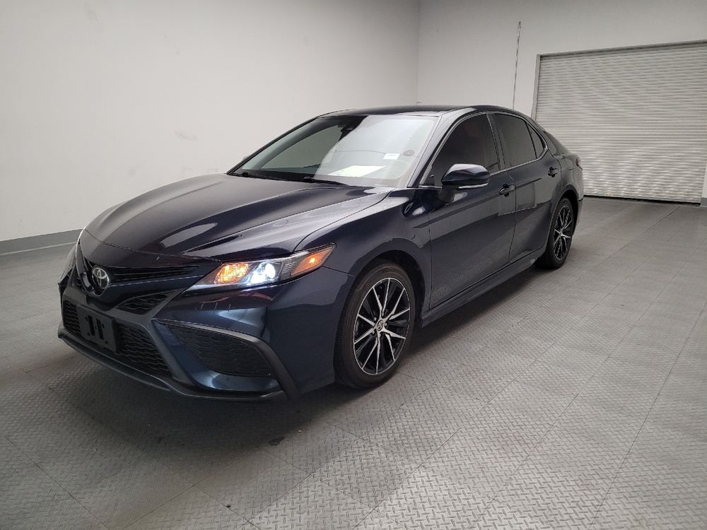 2021 Toyota Camry SE's photo