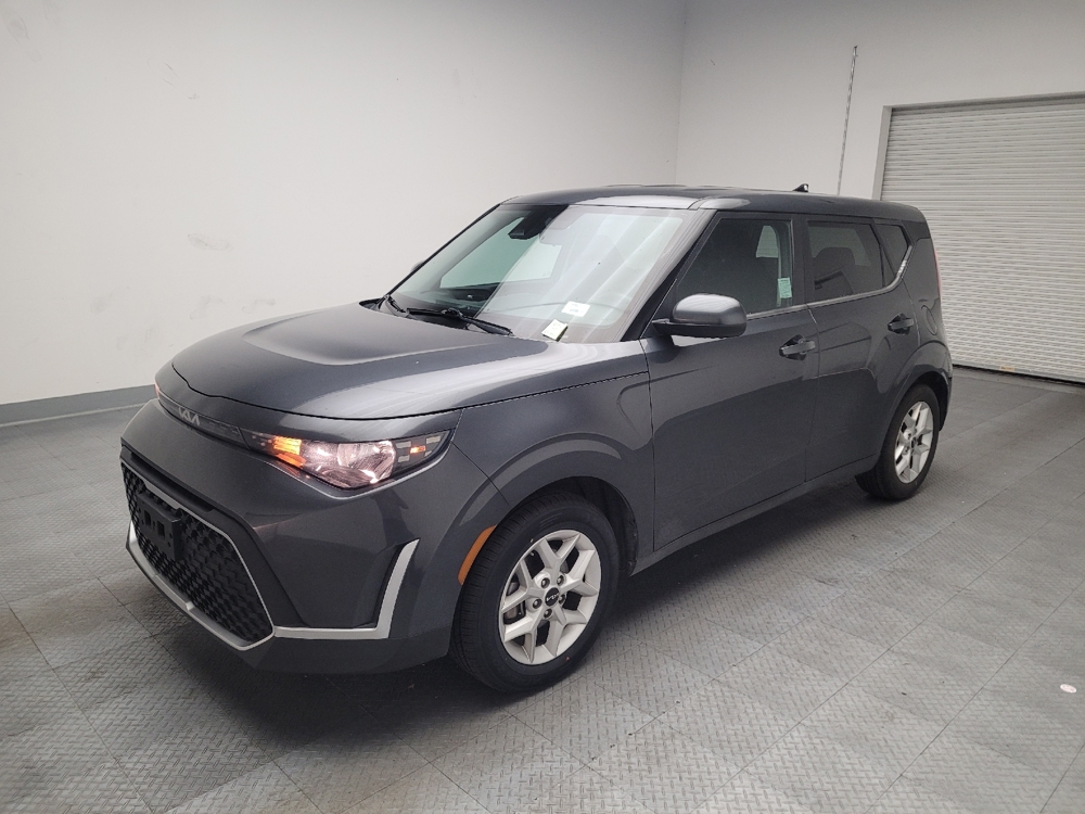 2023 Kia Soul LX's photo