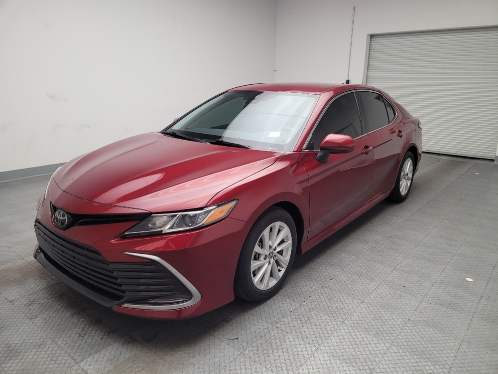 2022 Toyota Camry LE's photo
