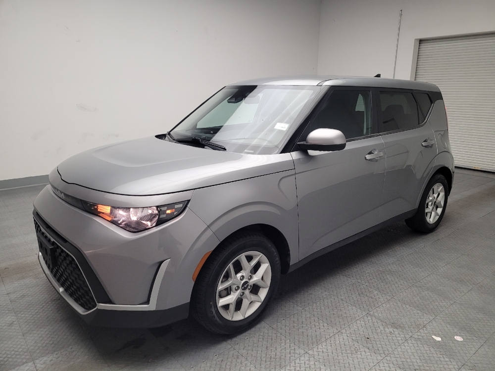 2023 Kia Soul LX's photo
