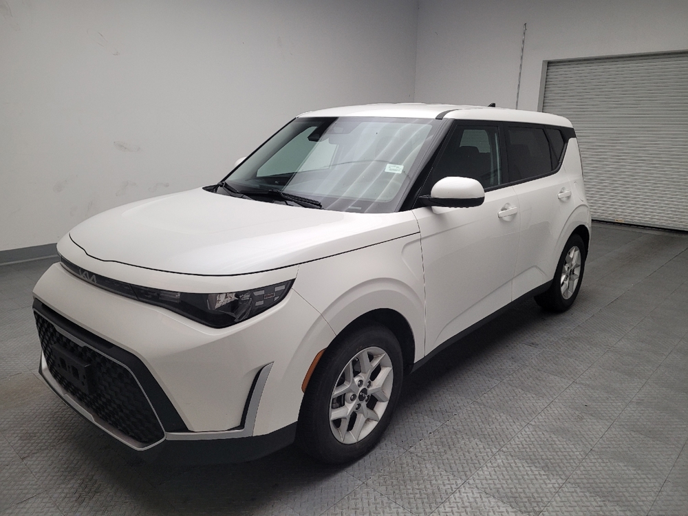 2024 Kia Soul LX's photo