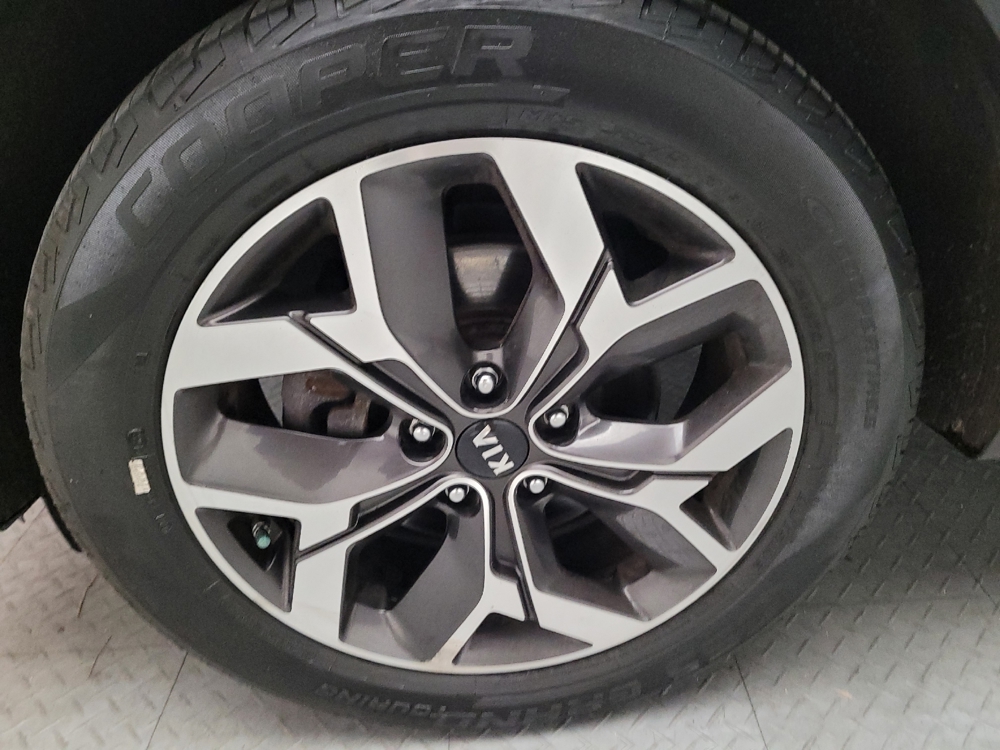 2020 Kia Sportage EX - Photo 24