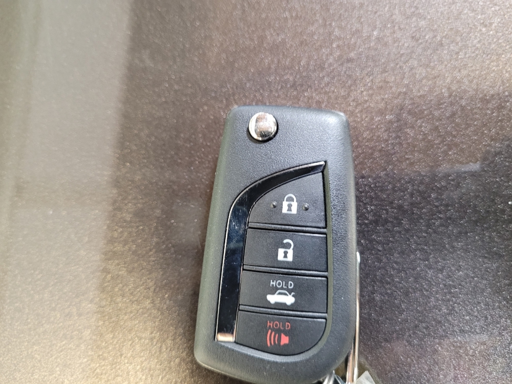 2018 Toyota Camry LE - Photo 25