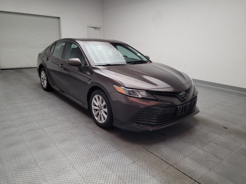 2018 Toyota Camry LE - Photo 10
