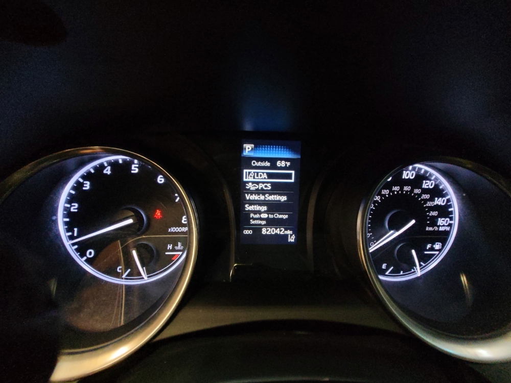 2018 Toyota Camry LE - Photo 18