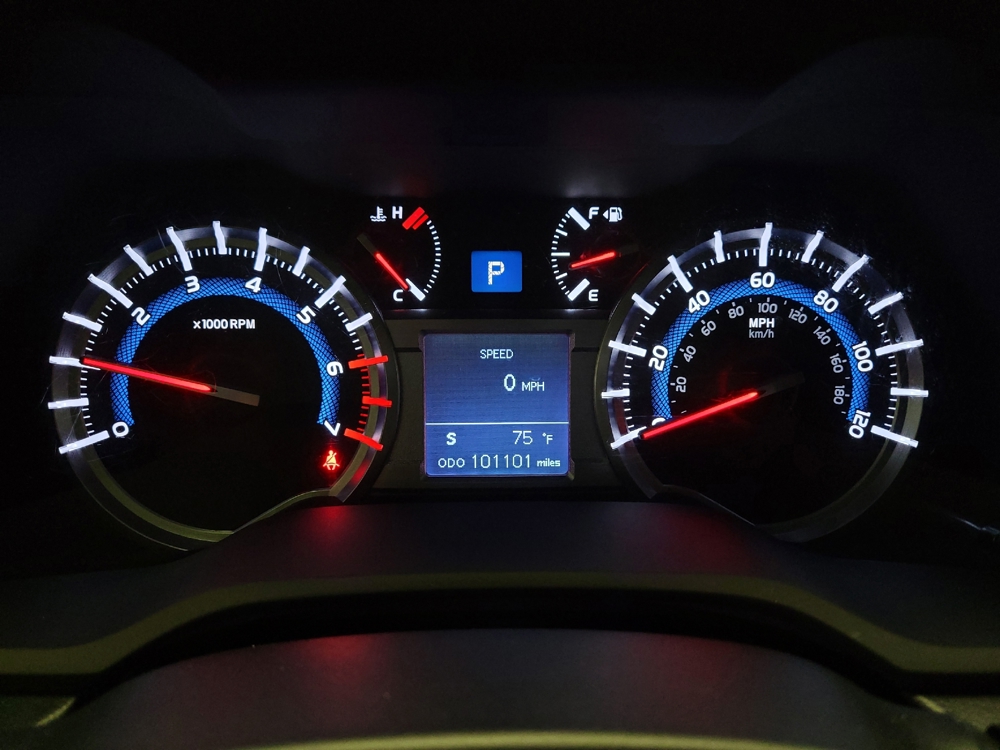 2018 Toyota 4Runner SR5 - Photo 18