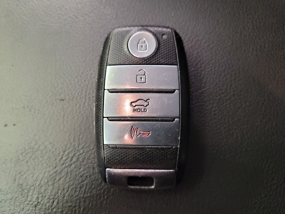 2019 Kia Optima S - Photo 25