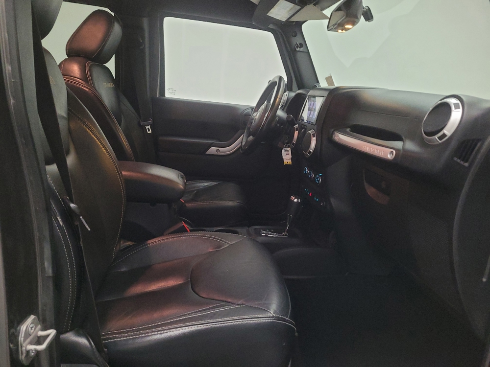 2014 Jeep Wrangler Unlimited Sahara - Photo 16