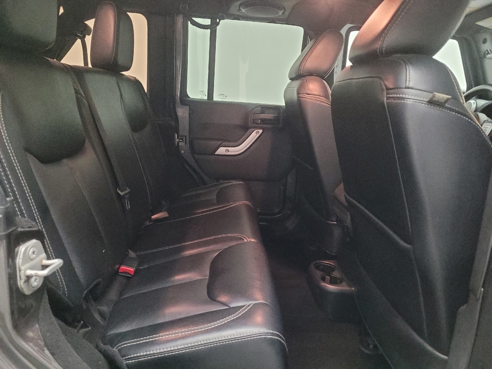 2014 Jeep Wrangler Unlimited Sahara - Photo 15
