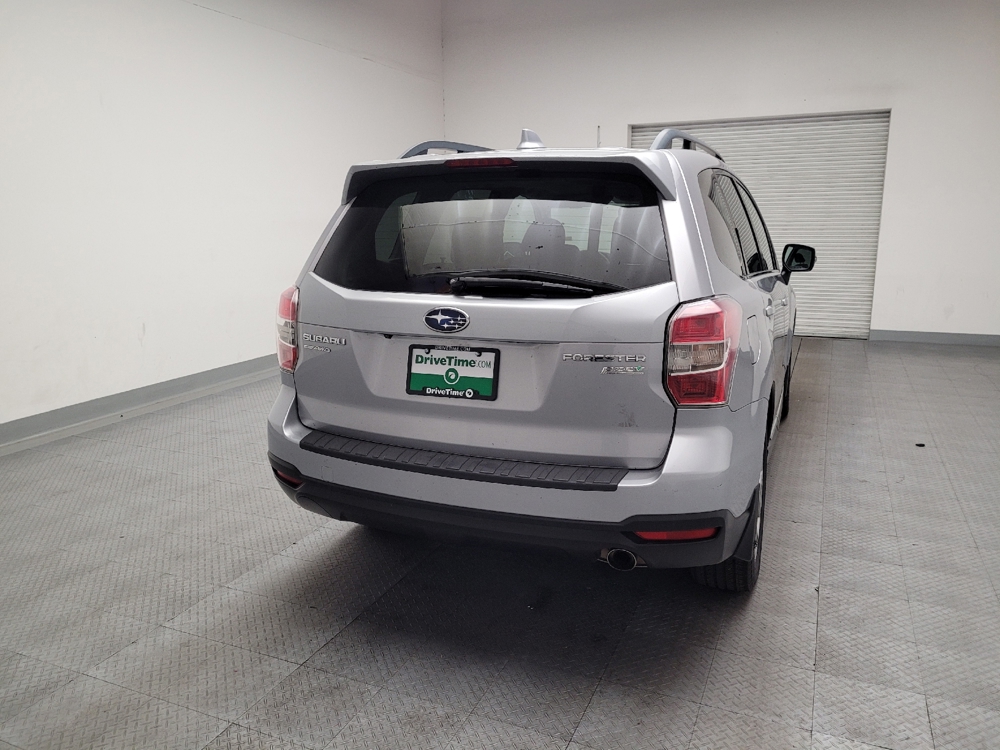 2016 Subaru Forester i Touring - Photo 6