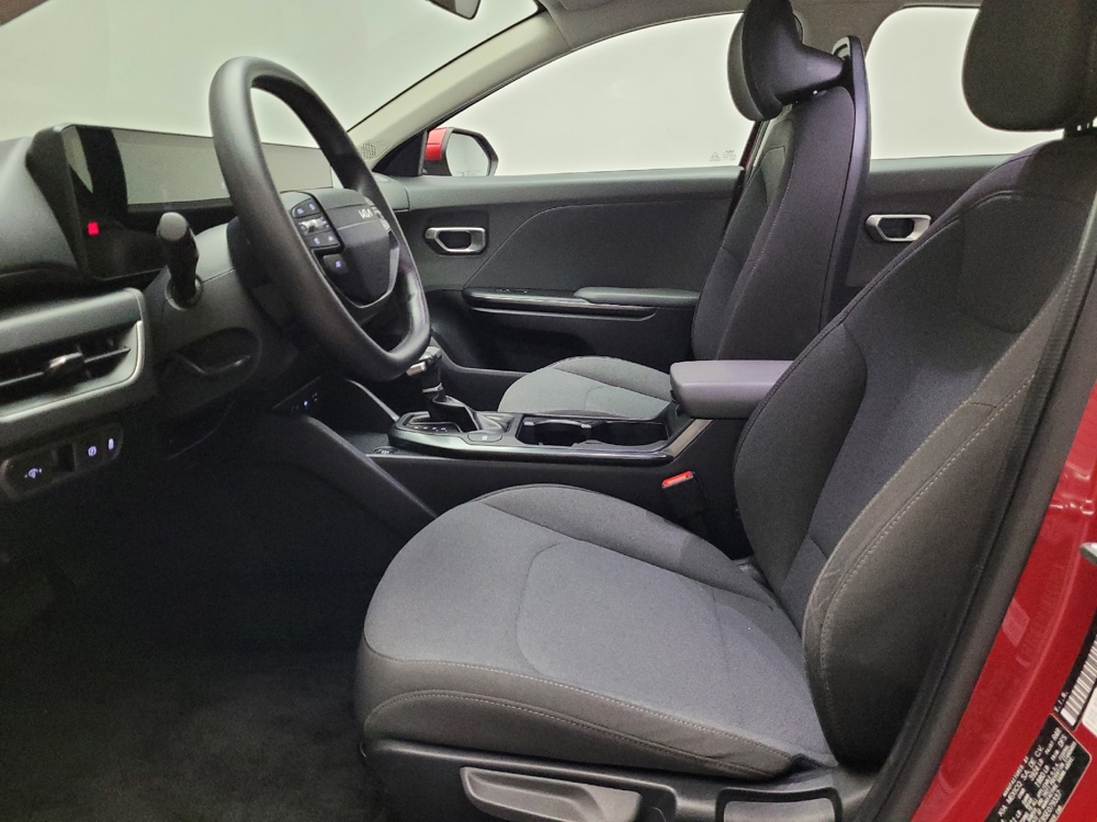 2025 Kia K4 LXS - Photo 13