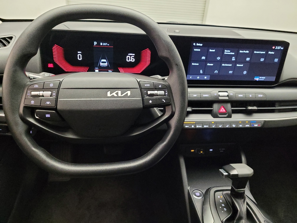2025 Kia K4 LXS - Photo 17