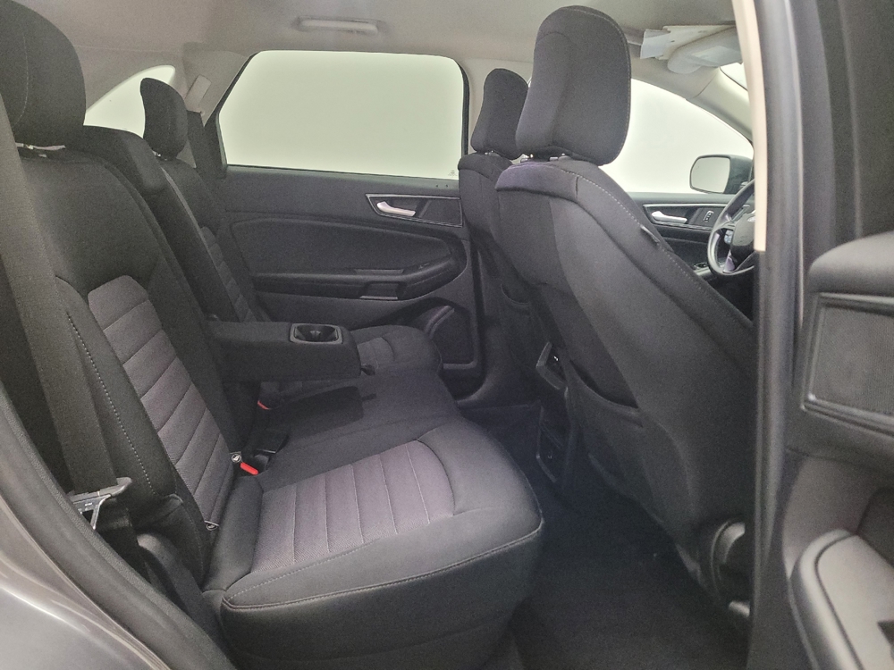 2021 Ford Edge SE - Photo 15