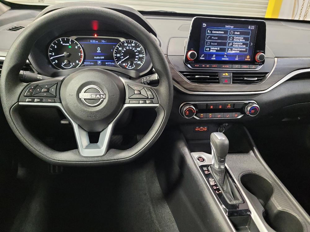 2025 Nissan Altima SV - Photo 17