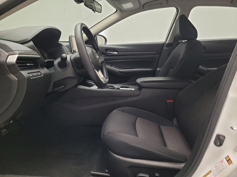 2025 Nissan Altima SV - Photo 13