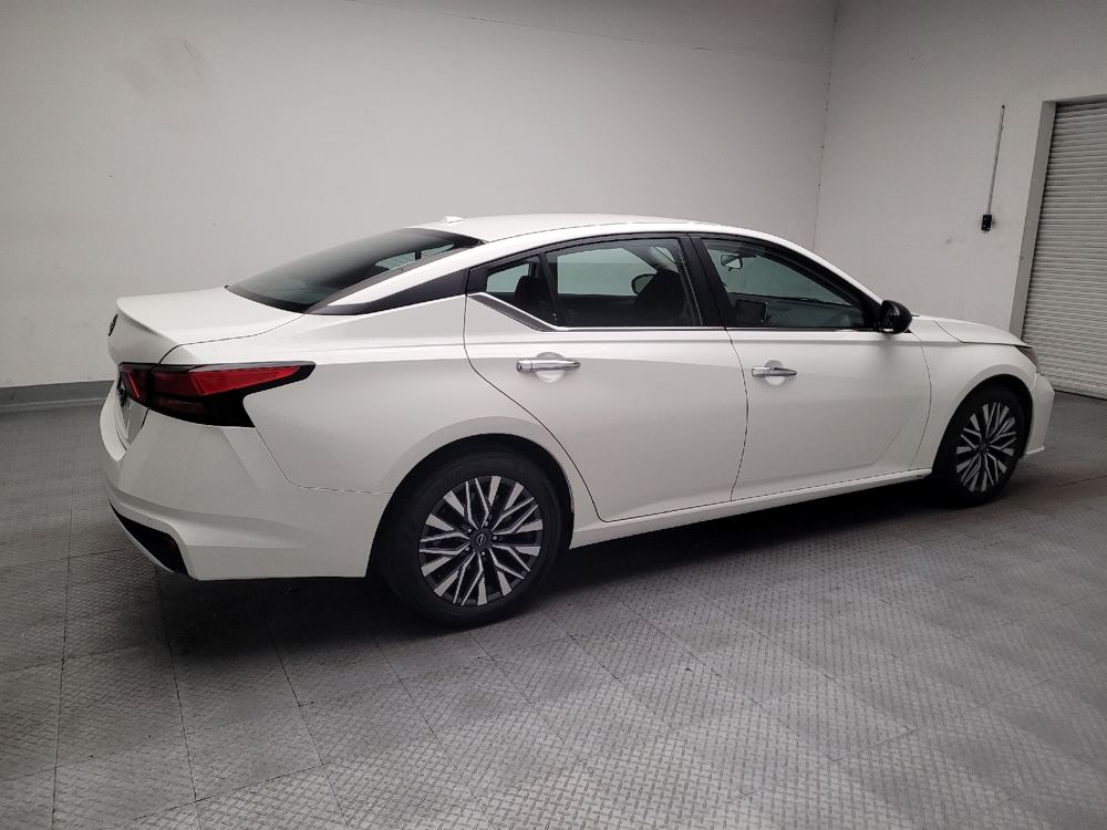 2025 Nissan Altima SV - Photo 8