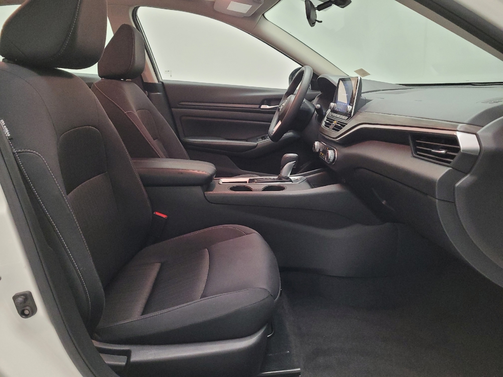 2025 Nissan Altima SV - Photo 16