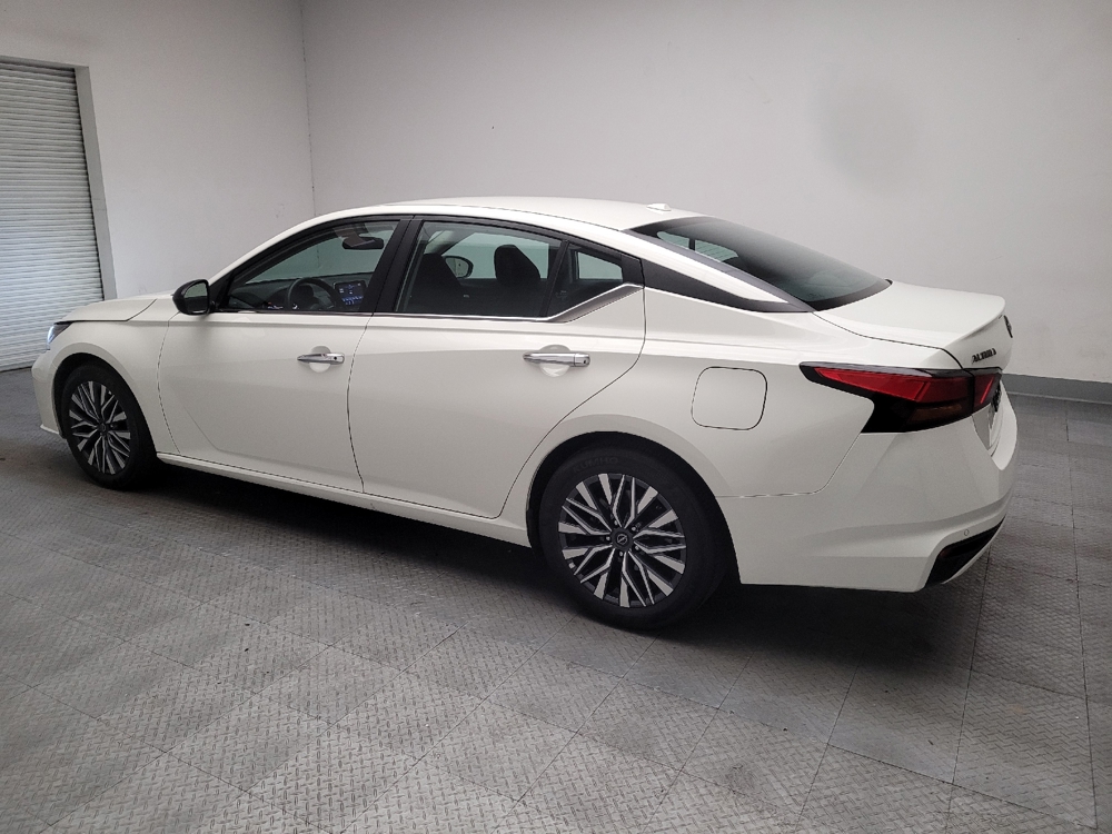 2025 Nissan Altima SV - Photo 3