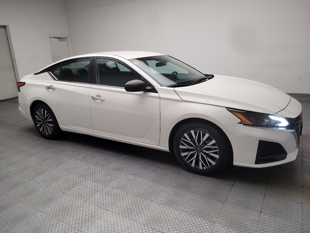 2025 Nissan Altima SV - Photo 9