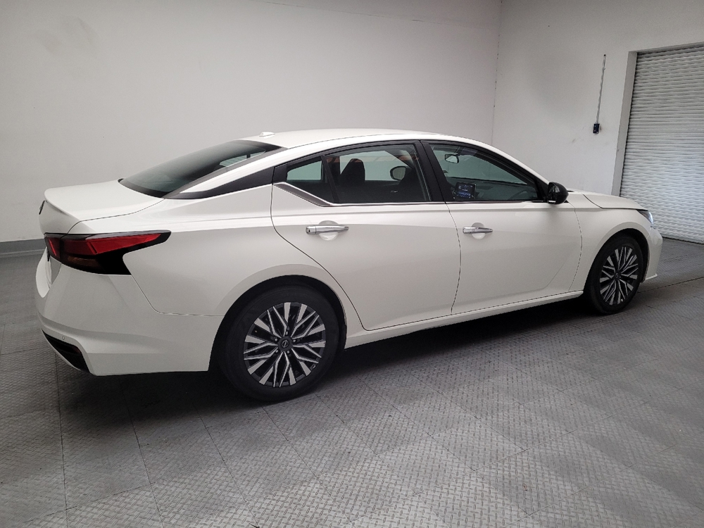 2025 Nissan Altima SV - Photo 8