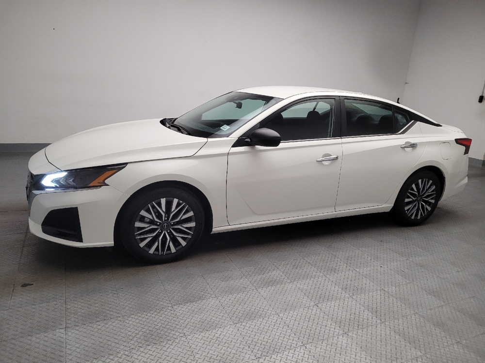 2025 Nissan Altima SV - Photo 2