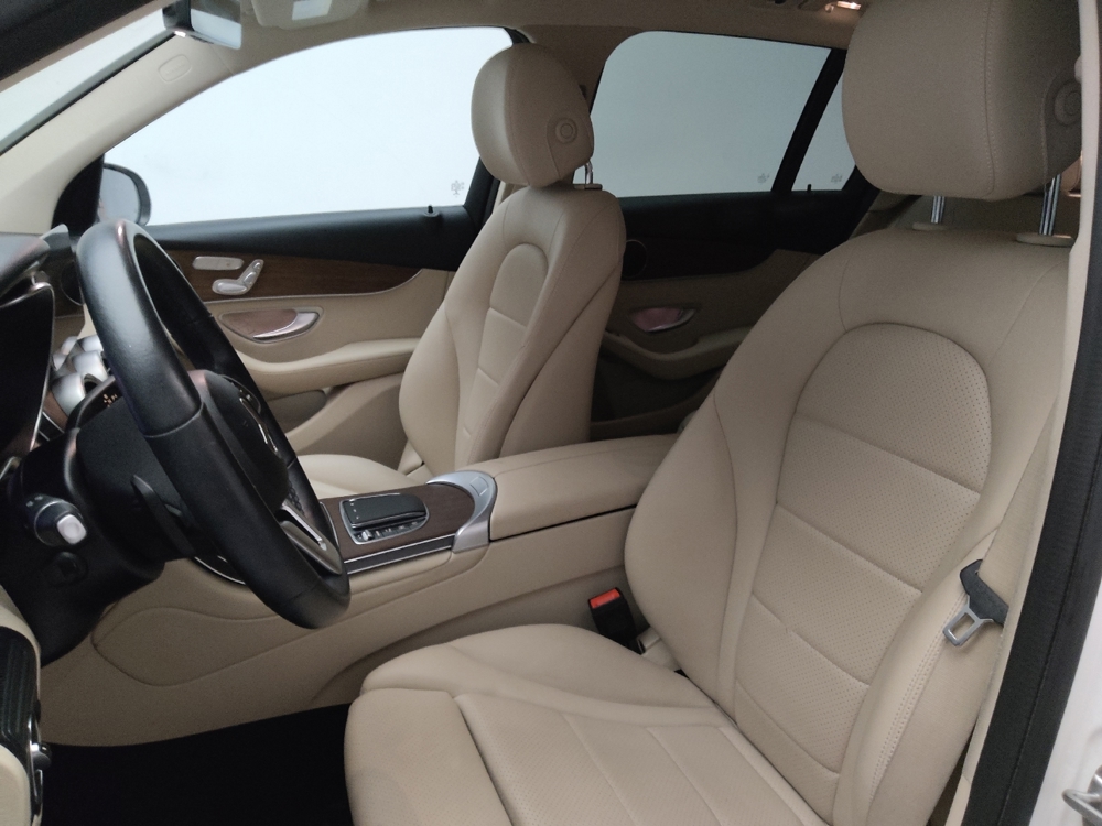 2022 Mercedes-Benz GLC GLC300 - Photo 13
