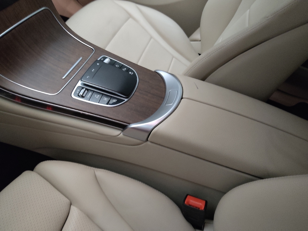 2022 Mercedes-Benz GLC GLC300 - Photo 20
