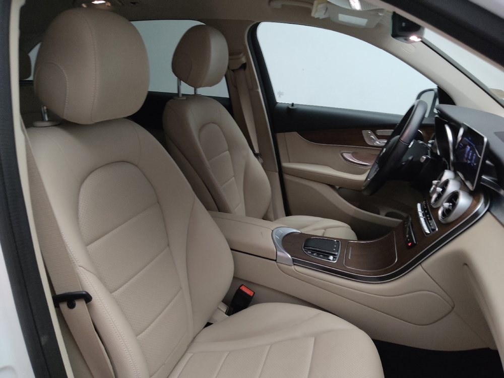 2022 Mercedes-Benz GLC GLC300 - Photo 16